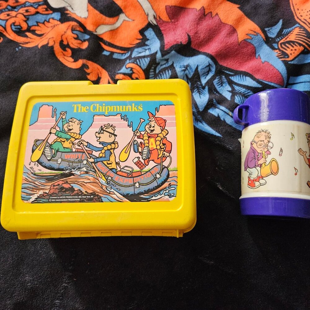 Vintage 1984 Alvin And The Chipmunks Thermos Plastic Lunch Box w Thermos (READ)